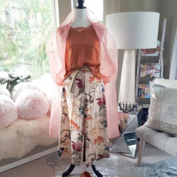 EUC Seductive Pants cream beige floral print wide leg linen blend culottes, 36